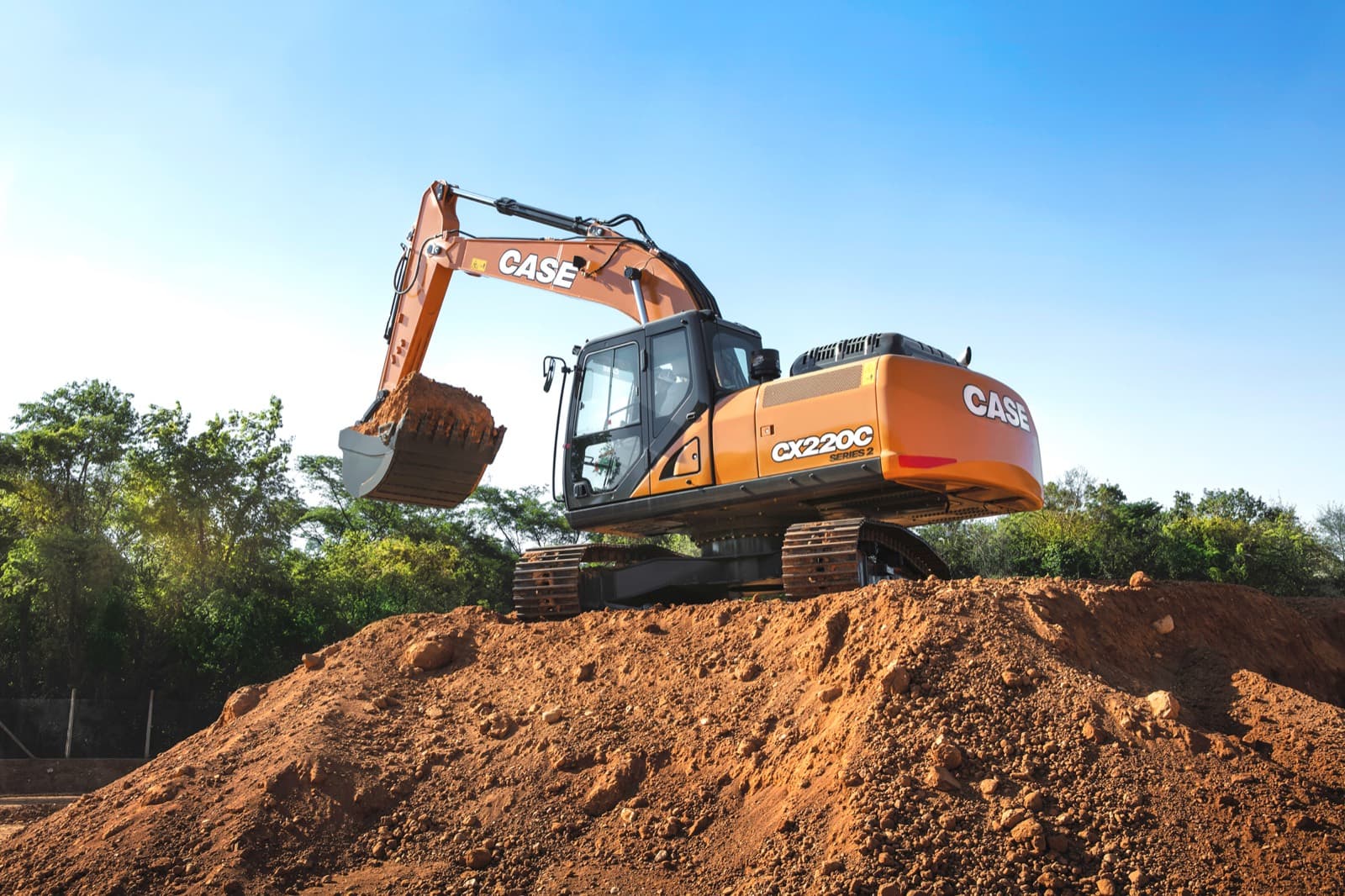 Excavadora CX 220C — Precisión y alcance en cada excavación