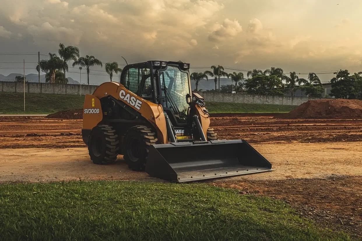 Minicargador SV300B — Más alcance para cargar camiones